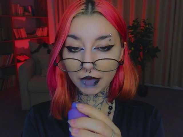 MistressMarcelline live webcam show