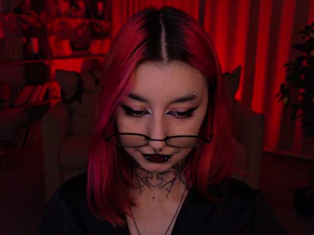 MistressMarcelline live cam preview