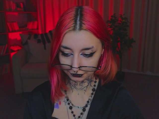 MistressMarcelline live cam
