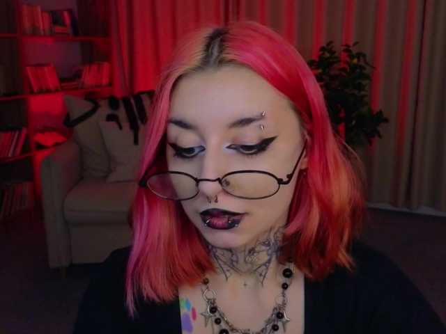 MistressMarcelline live webcam show