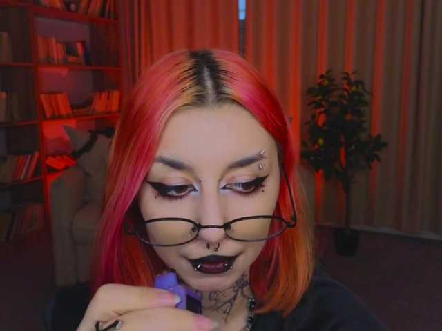 MistressMarcelline live cam on BongaCams