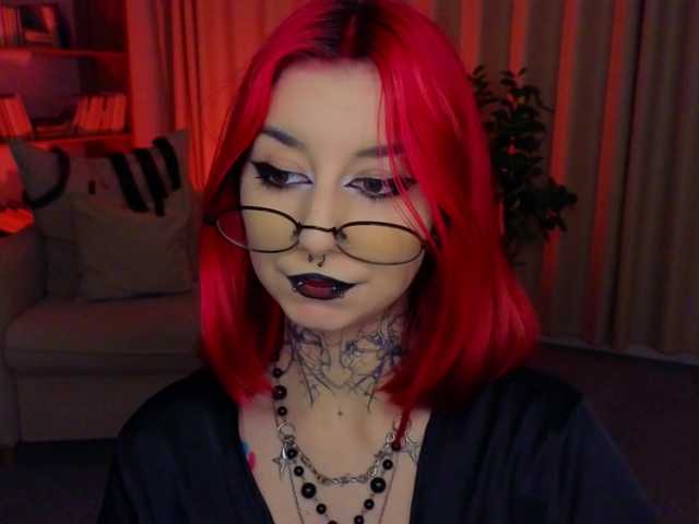 le modèle MistressMarcelline est en webcam porno dans un show sur le site bongacams, il possède les tags suivants: White/Caucasian,Redhead,Shaved