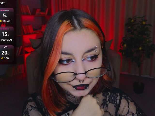 MistressMarcelline live cam