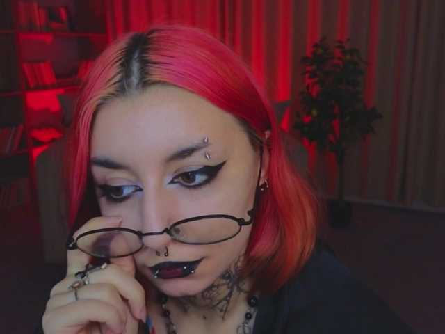 MistressMarcelline live webcam show