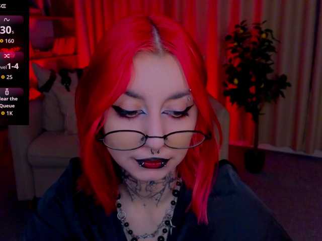 MistressMarcelline live cam