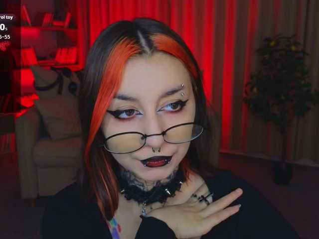 MistressMarcelline live cam