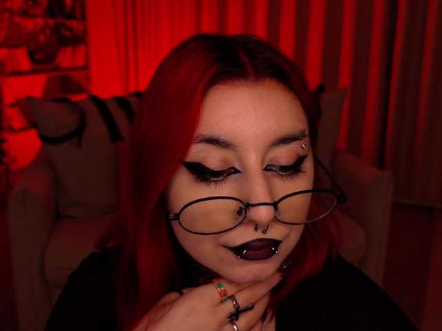 MistressMarcelline live cam preview