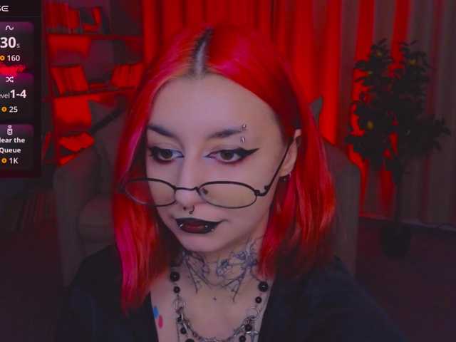 стрип с MistressMarcelline
