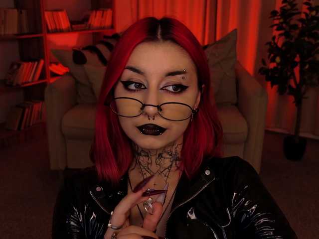 MistressMarcelline live cam on BongaCams