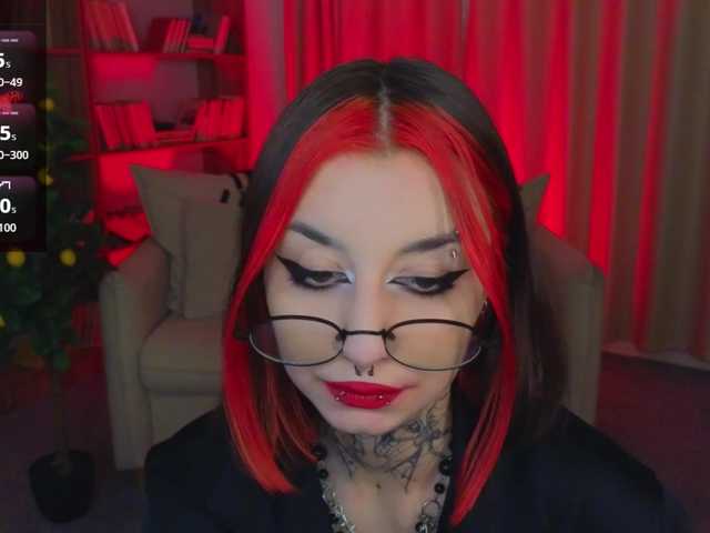 видео MistressMarcelline