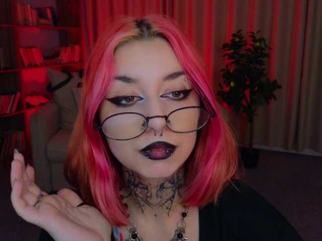 MistressMarcelline live webcam show