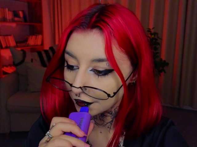 MistressMarcelline live cam