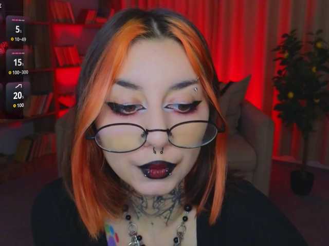 MistressMarcelline webcam