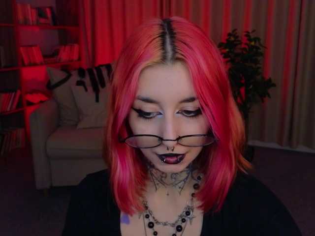MistressMarcelline live webcam show