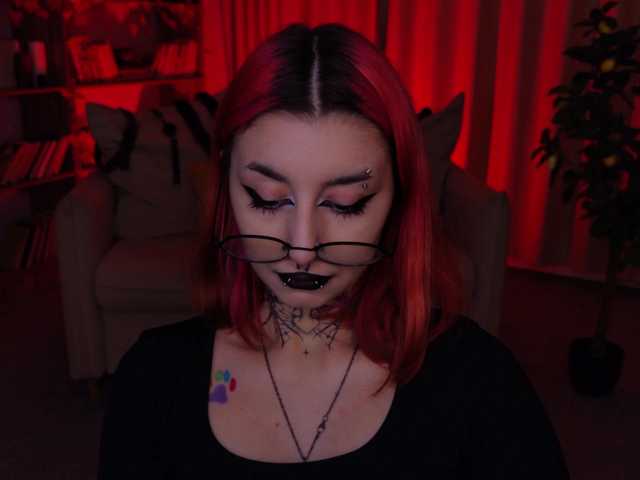 MistressMarcelline live cam preview