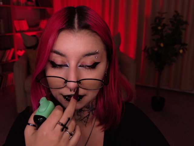 MistressMarcelline live cam on BongaCams