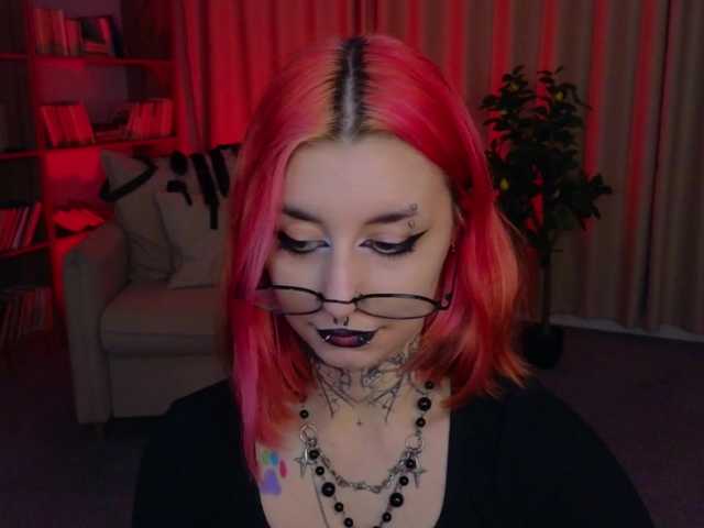 MistressMarcelline live webcam show