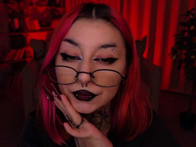 MistressMarcelline live cam