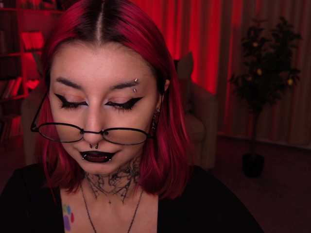 MistressMarcelline live cam on BongaCams