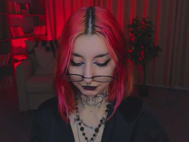MistressMarcelline live webcam show