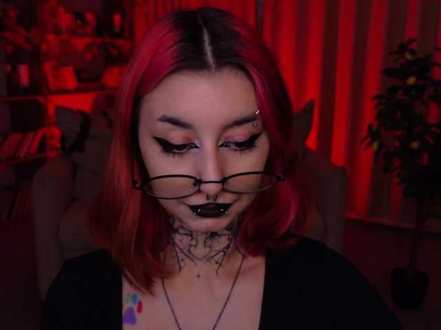 MistressMarcelline live cam preview