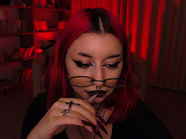 MistressMarcelline live cam on BongaCams