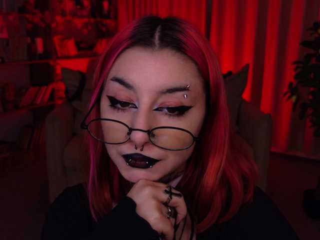 MistressMarcelline live cam