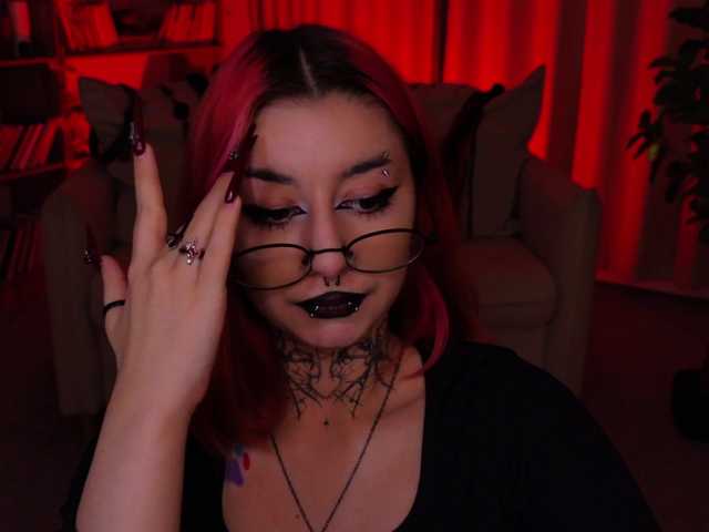 MistressMarcelline live cam preview