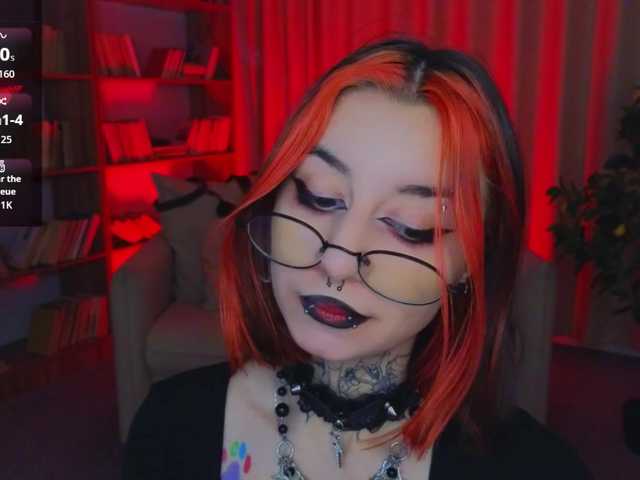 MistressMarcelline live cam