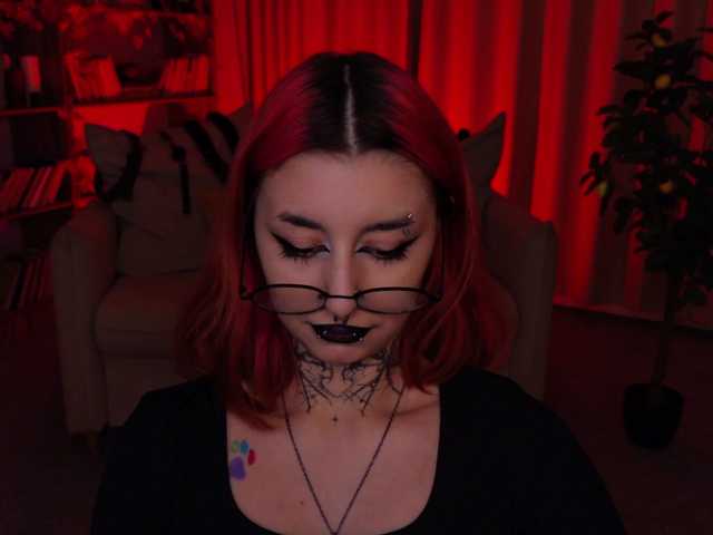 MistressMarcelline live cam preview