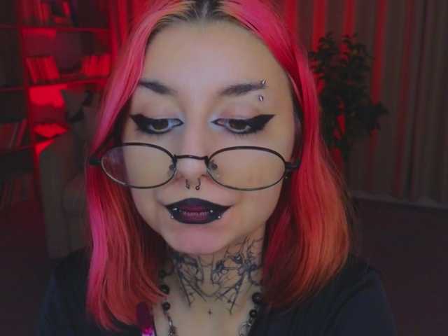 MistressMarcelline live webcam show