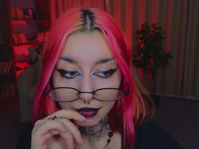 MistressMarcelline live webcam show