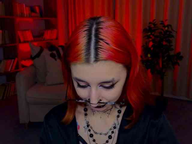 MistressMarcelline webcam