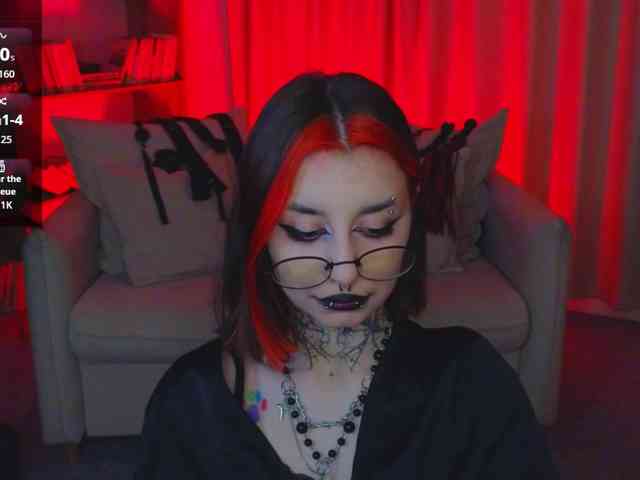 MistressMarcelline webcam