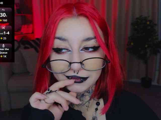 MistressMarcelline webcam