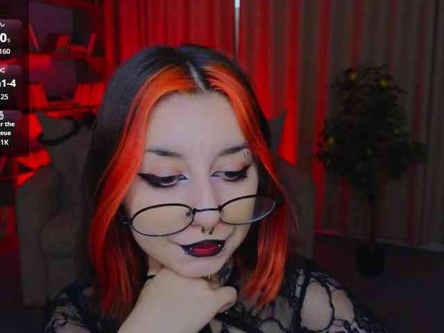 MistressMarcelline webcam