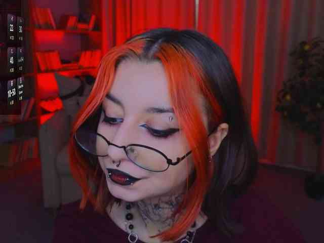 MistressMarcelline webcam