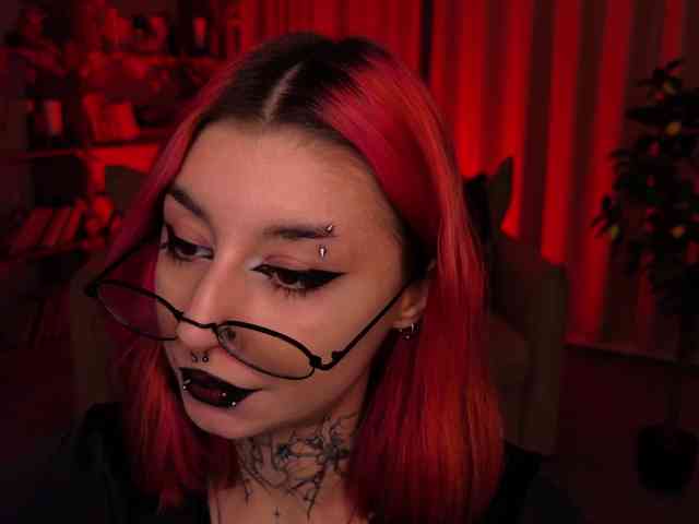MistressMarcelline webcam