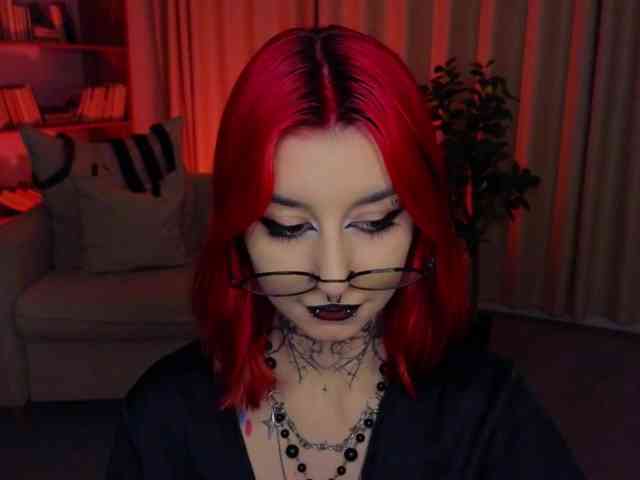 MistressMarcelline webcam