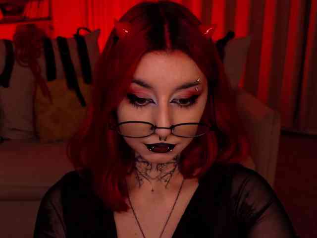 MistressMarcelline webcam