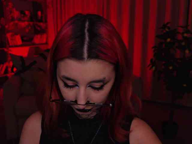 MistressMarcelline webcam
