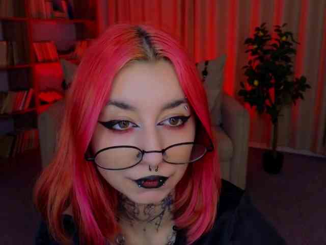 MistressMarcelline webcam