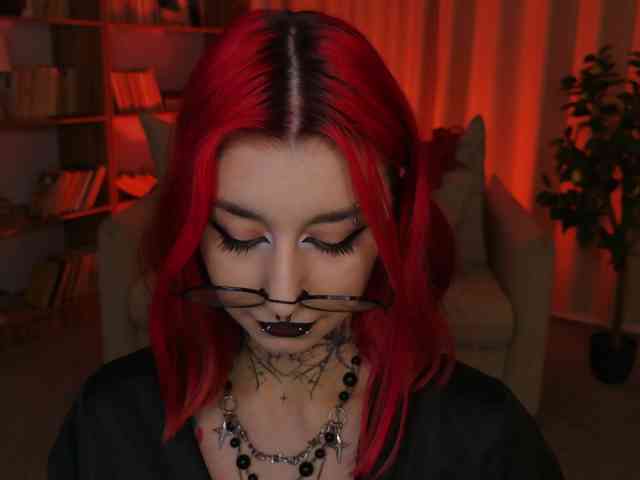 MistressMarcelline webcam