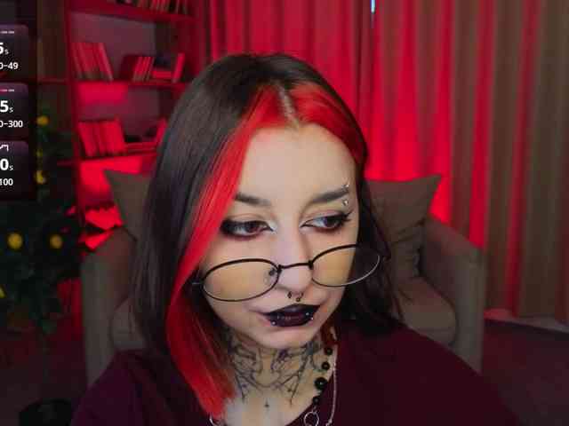 MistressMarcelline webcam