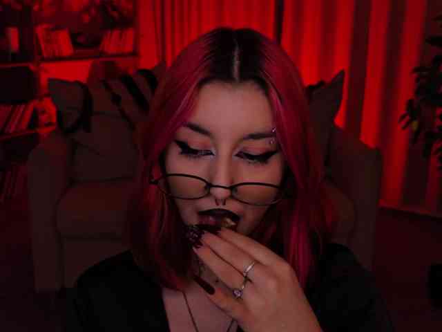 MistressMarcelline webcam