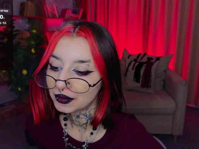 MistressMarcelline webcam
