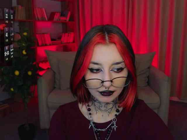 MistressMarcelline webcam
