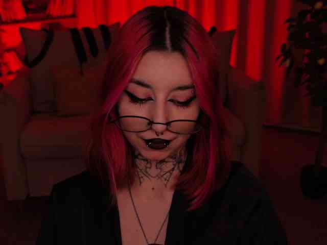 MistressMarcelline webcam