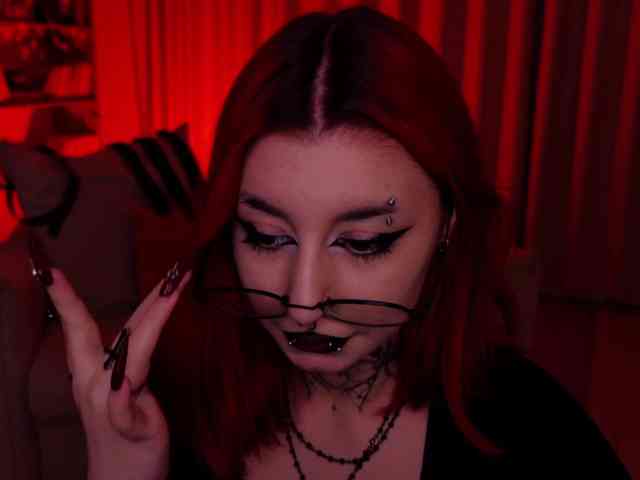 MistressMarcelline webcam