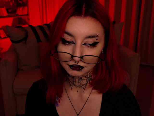 MistressMarcelline webcam
